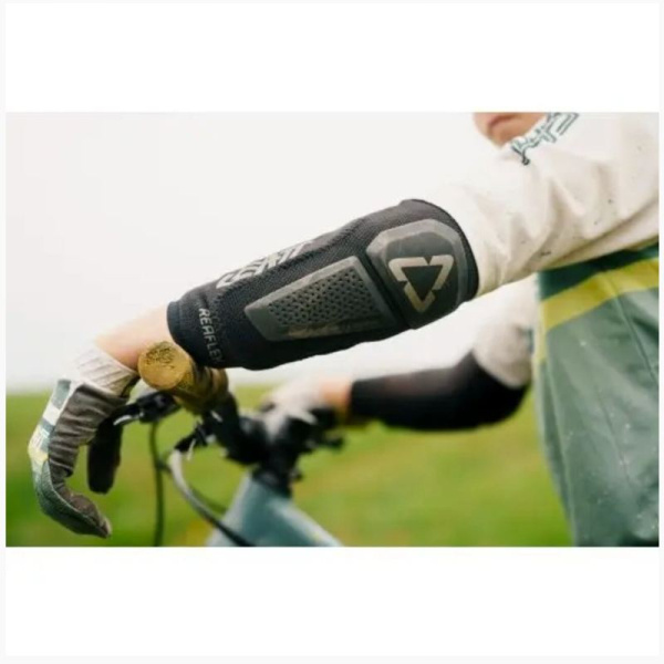 Leatt Наколенники подростковые ReaFlex Hybrid Black 2026