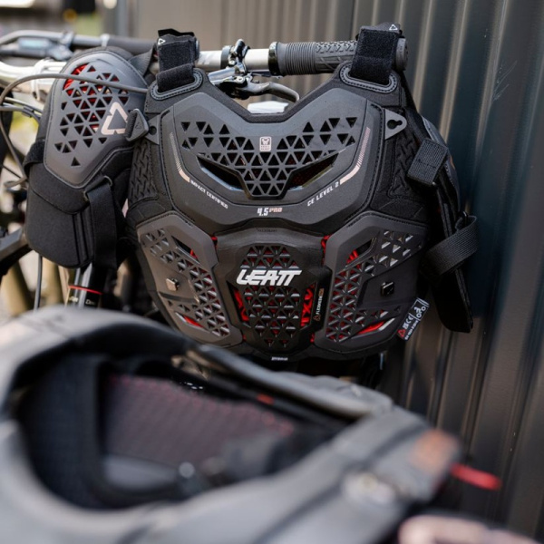 Leatt Защитный панцирь женский Chest Protector 4.5 Hybrid Pro V26 Black