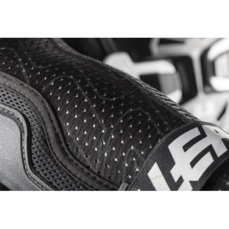 Leatt Защита тела Body Protector 5.5 Black